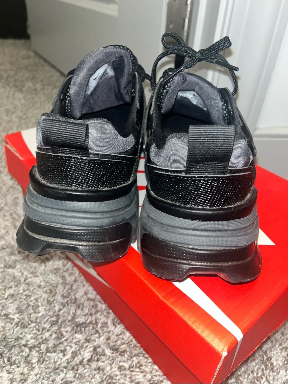 Nike V2k RUN Black Women’s Athletic Running Sneakers - Picture 4 of 5